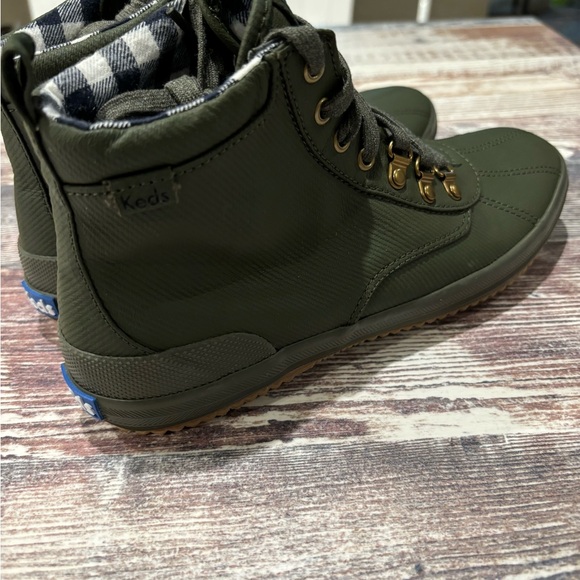 KEDS Scout water resistant, duck outdoor, green boots. Sz 8.5. - Picture 3 of 8